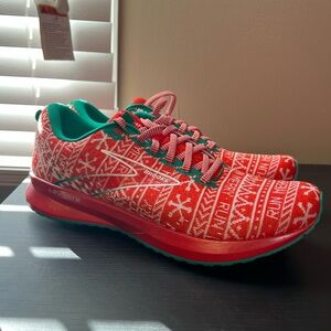 Brooks Levitate 5 Run Merry Christmas Mens Size 10.5 Worn Once Like New